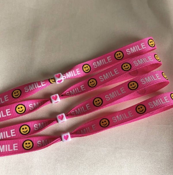 bracelet smile bright pink