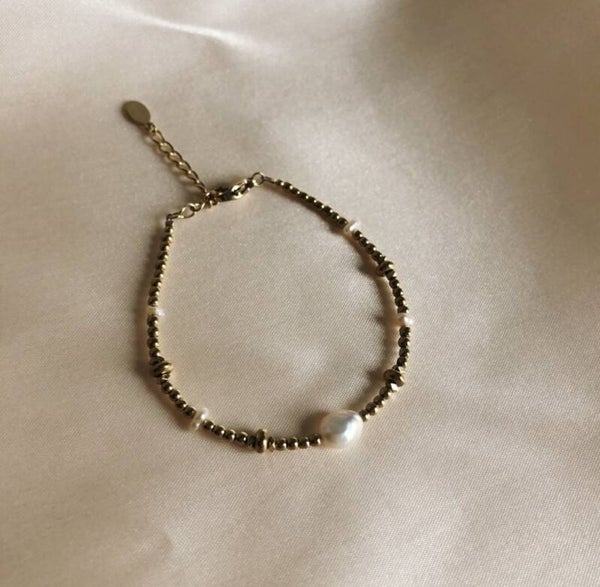 bracelet beaded pearls gold