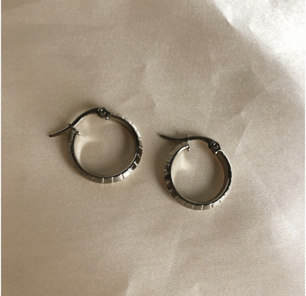 hoops silver stripes