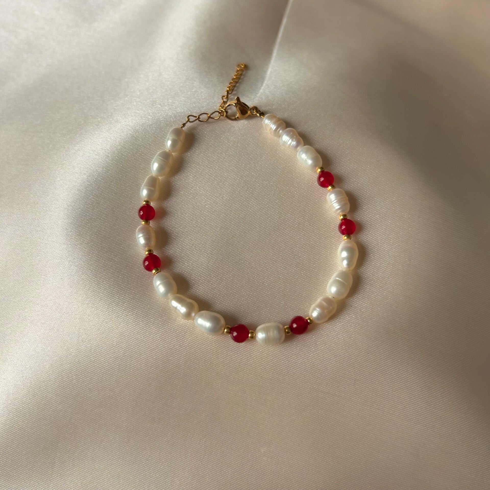 bracelet pearls red beads
