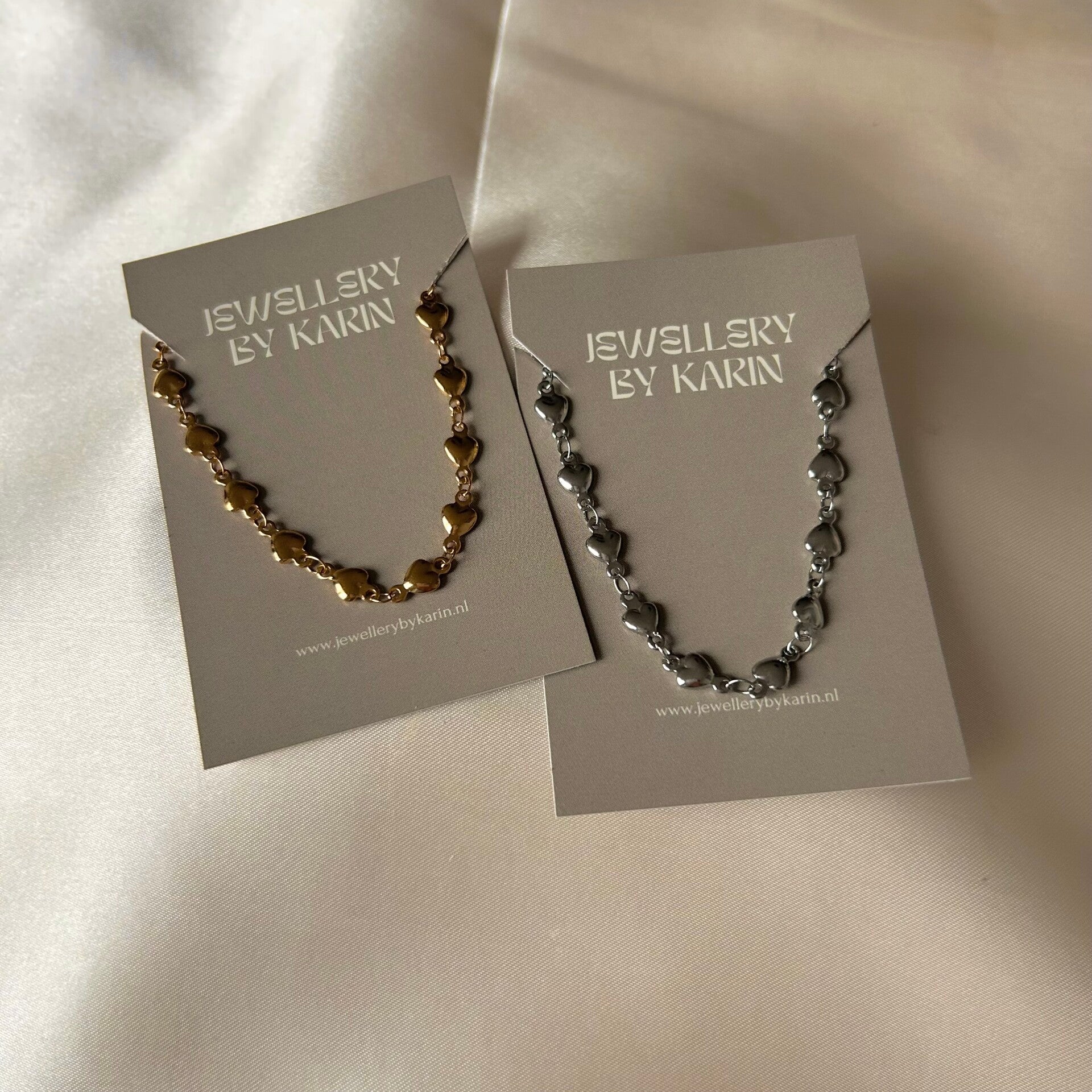 bracelet chained hearts vertical