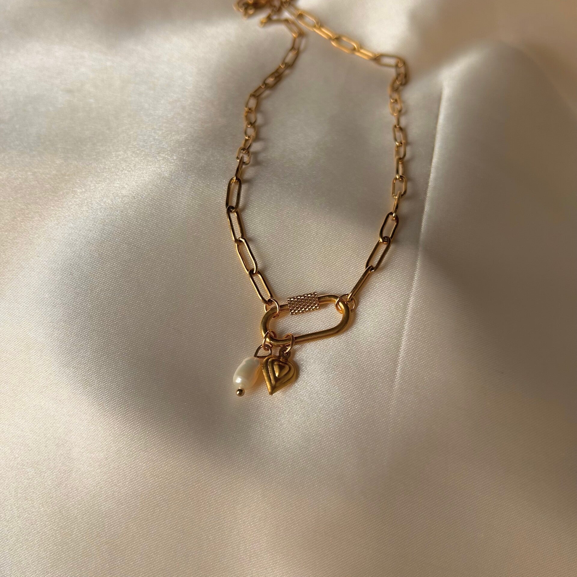 necklace chains lock pearl