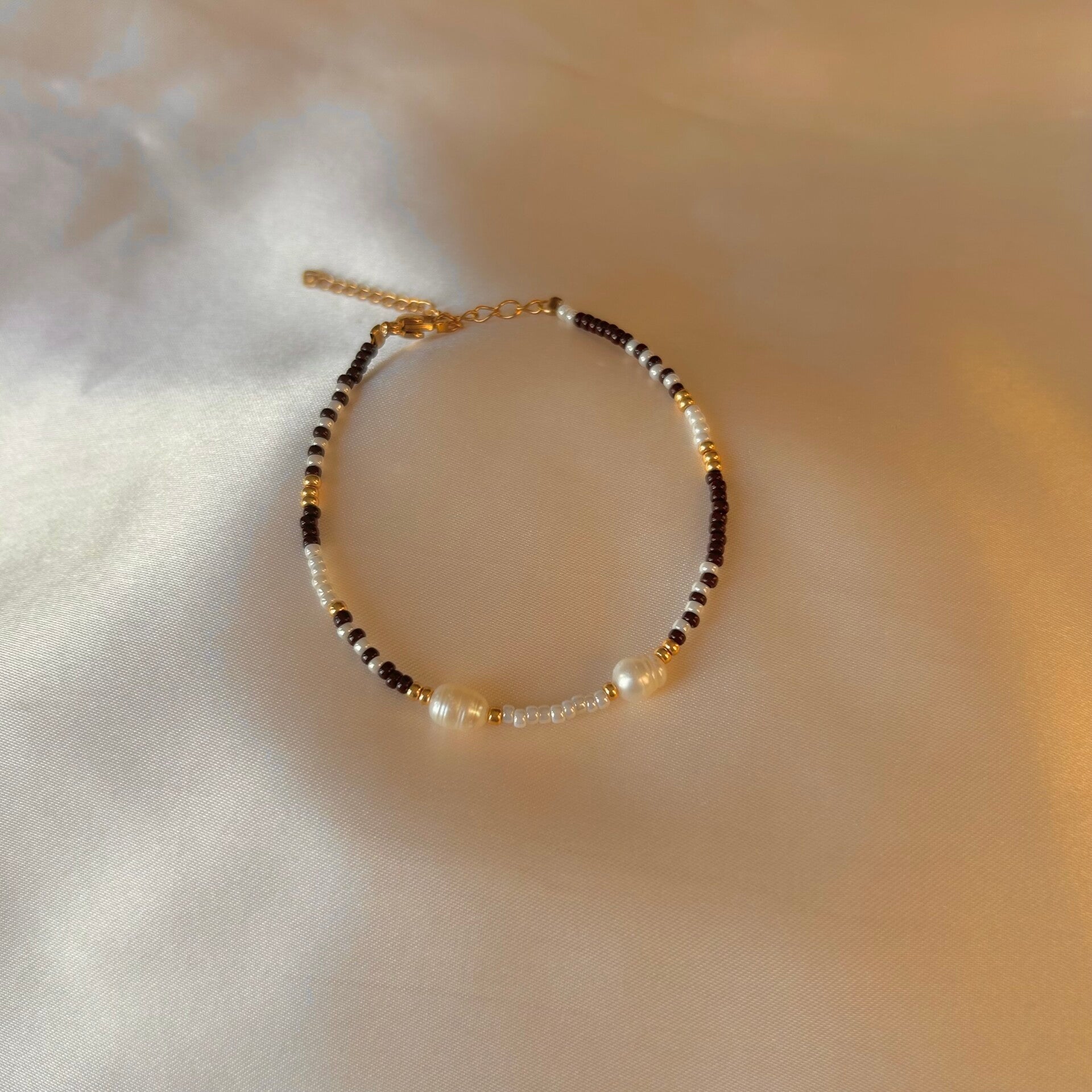bracelet dark brown white gold pearl