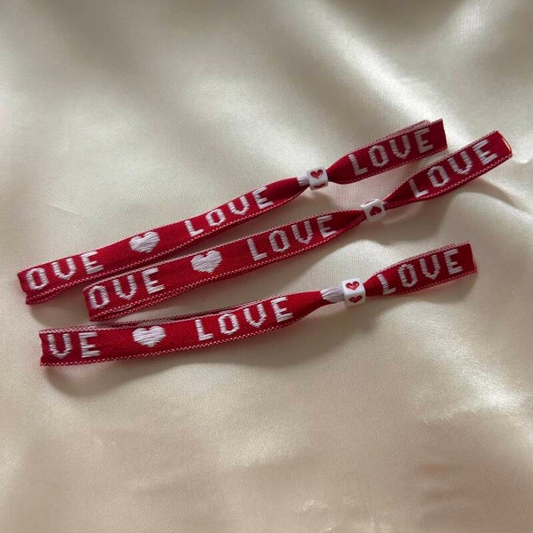 bracelet love red