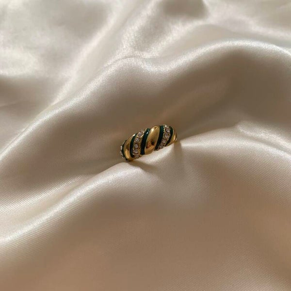 ring green gold diamonds