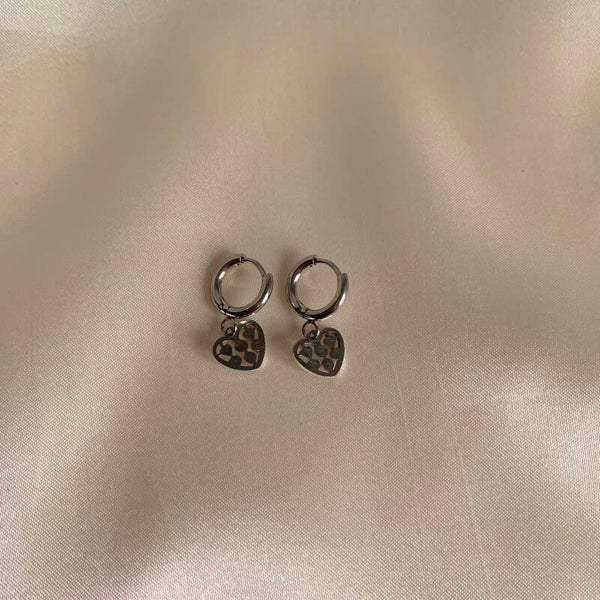 earrings small dotted hearts