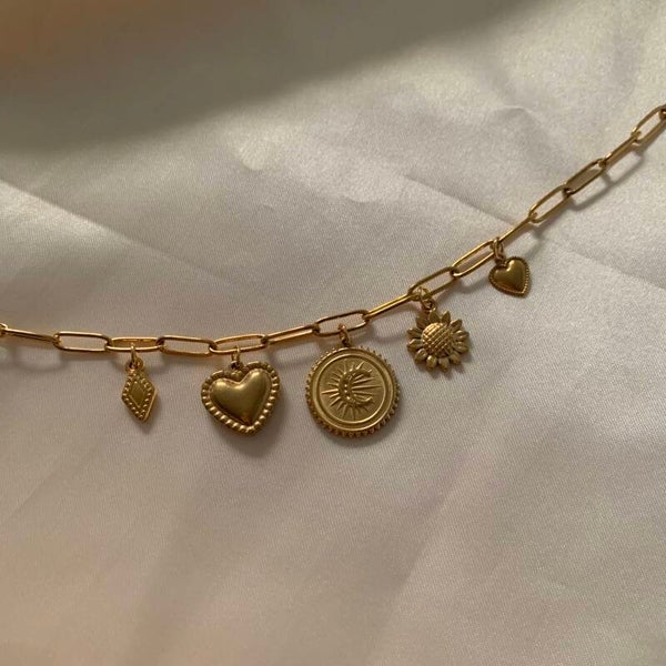 necklace charms moon, flower & hearts gold