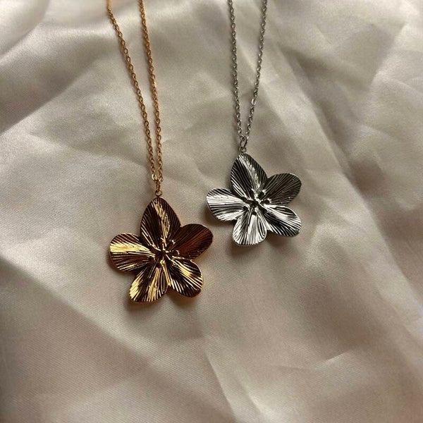 necklace big flower