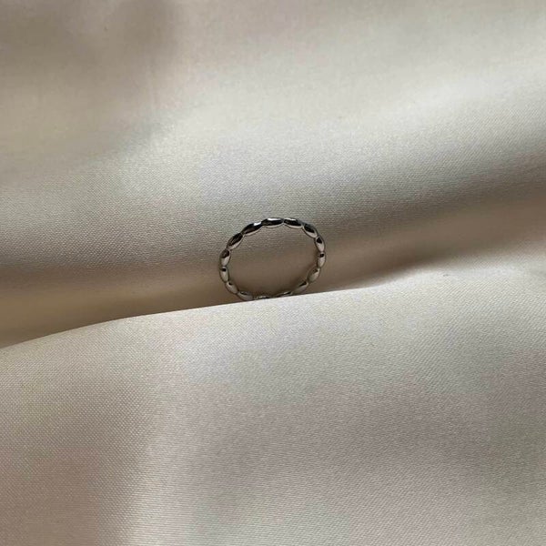 ring oval dots silver