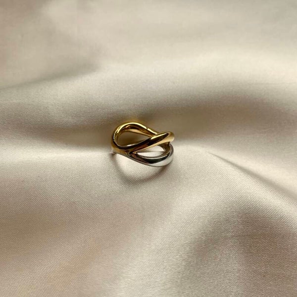 ring connected gold silver