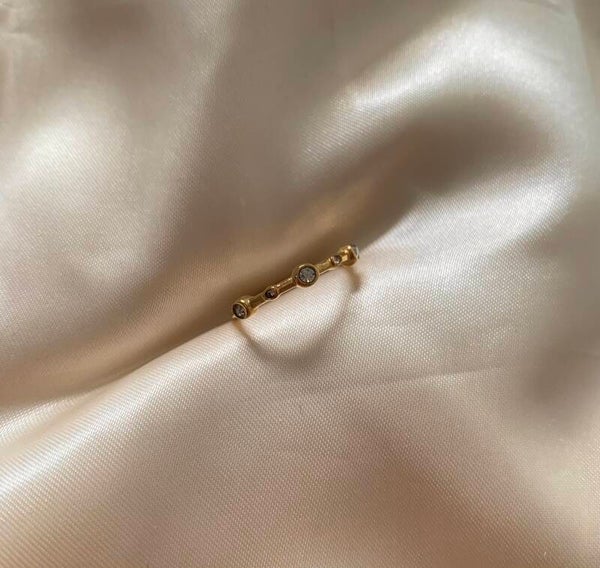 ring row of diamonds white gold