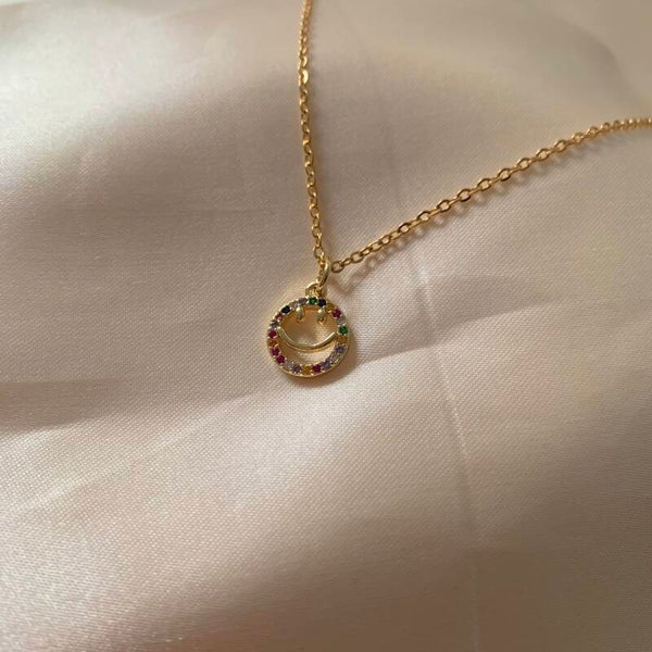 necklace smiley diamonds