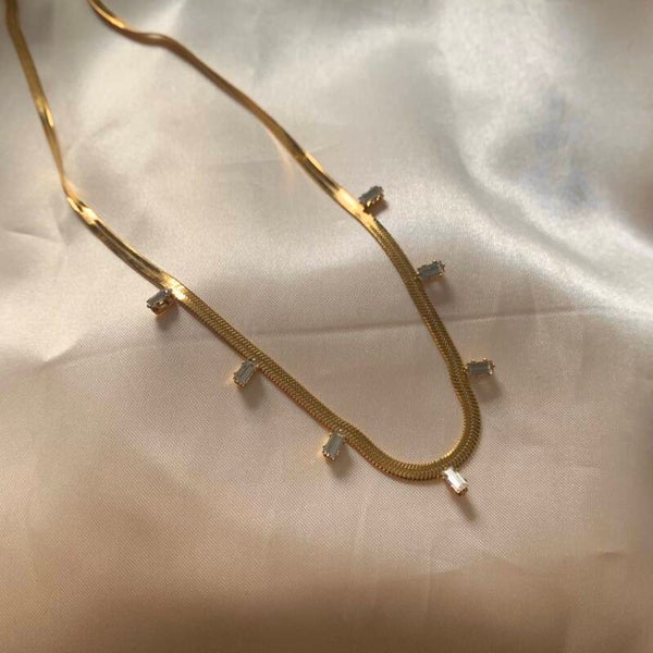 necklace snake chain diamonds