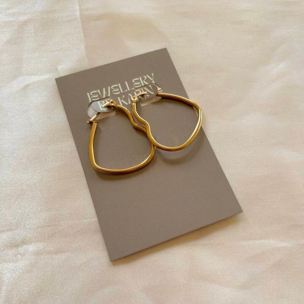 earrings heart hoops