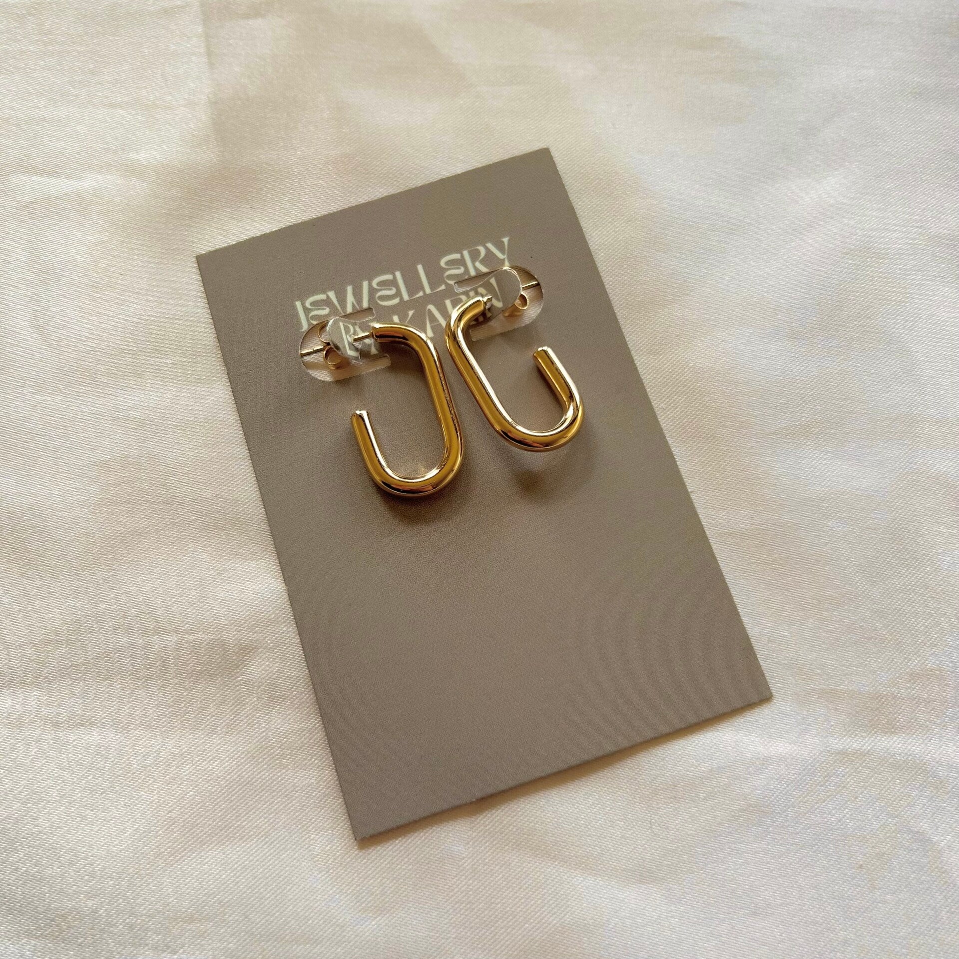 earrings gold oval shape