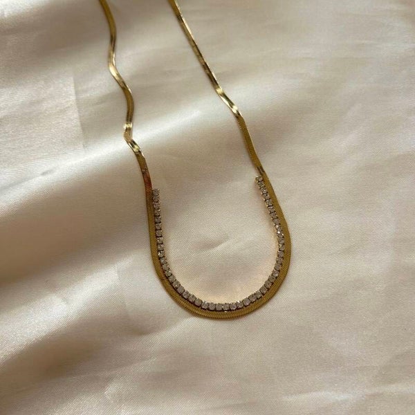 necklace snake chain diamonds