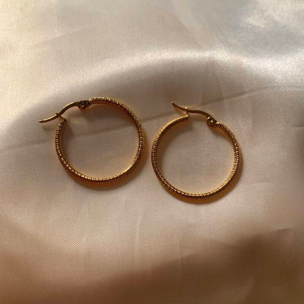 earrings stripes texture gold