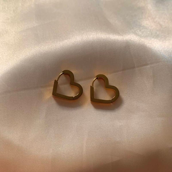 earrings small hoops hearts gold