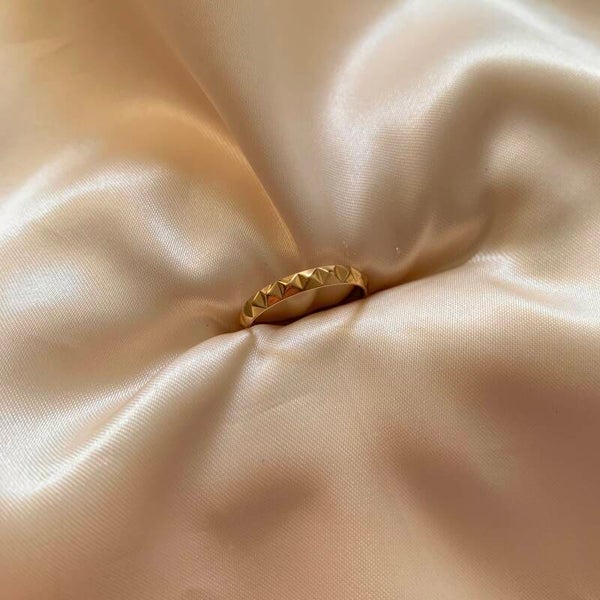 ring triangles gold