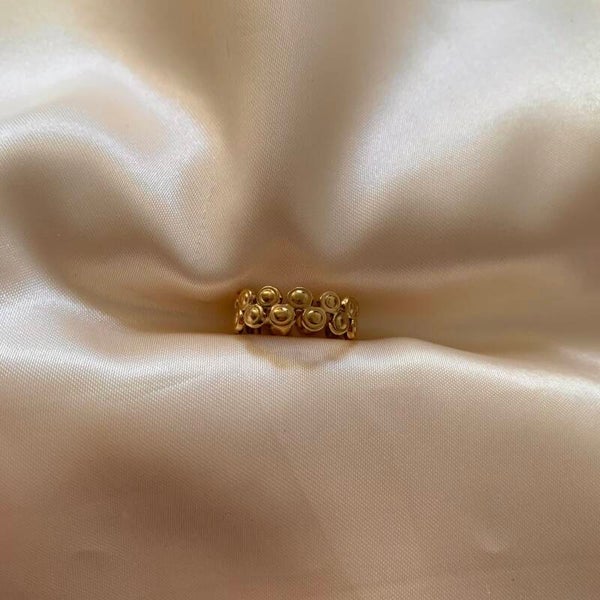 ring dotted gold