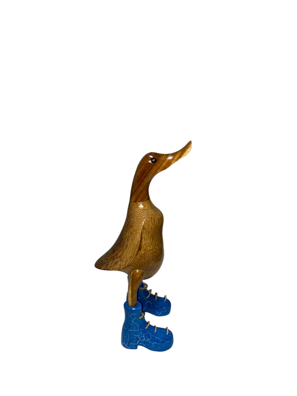 Canard en bois avec bottes bleues – Sculpture artisanale en bambou recyclé