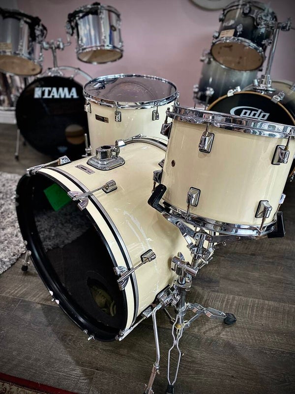 2000s Taye Rock Pro Shell pack.