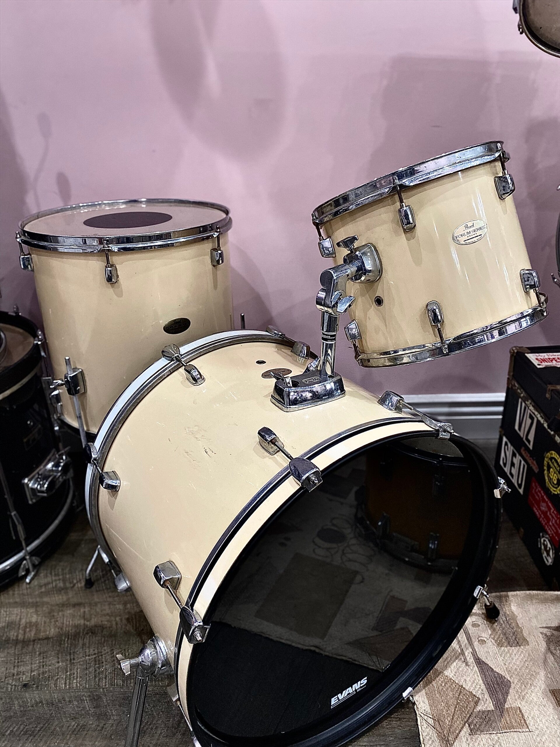 “1980s” Pearl Forum White 3P”