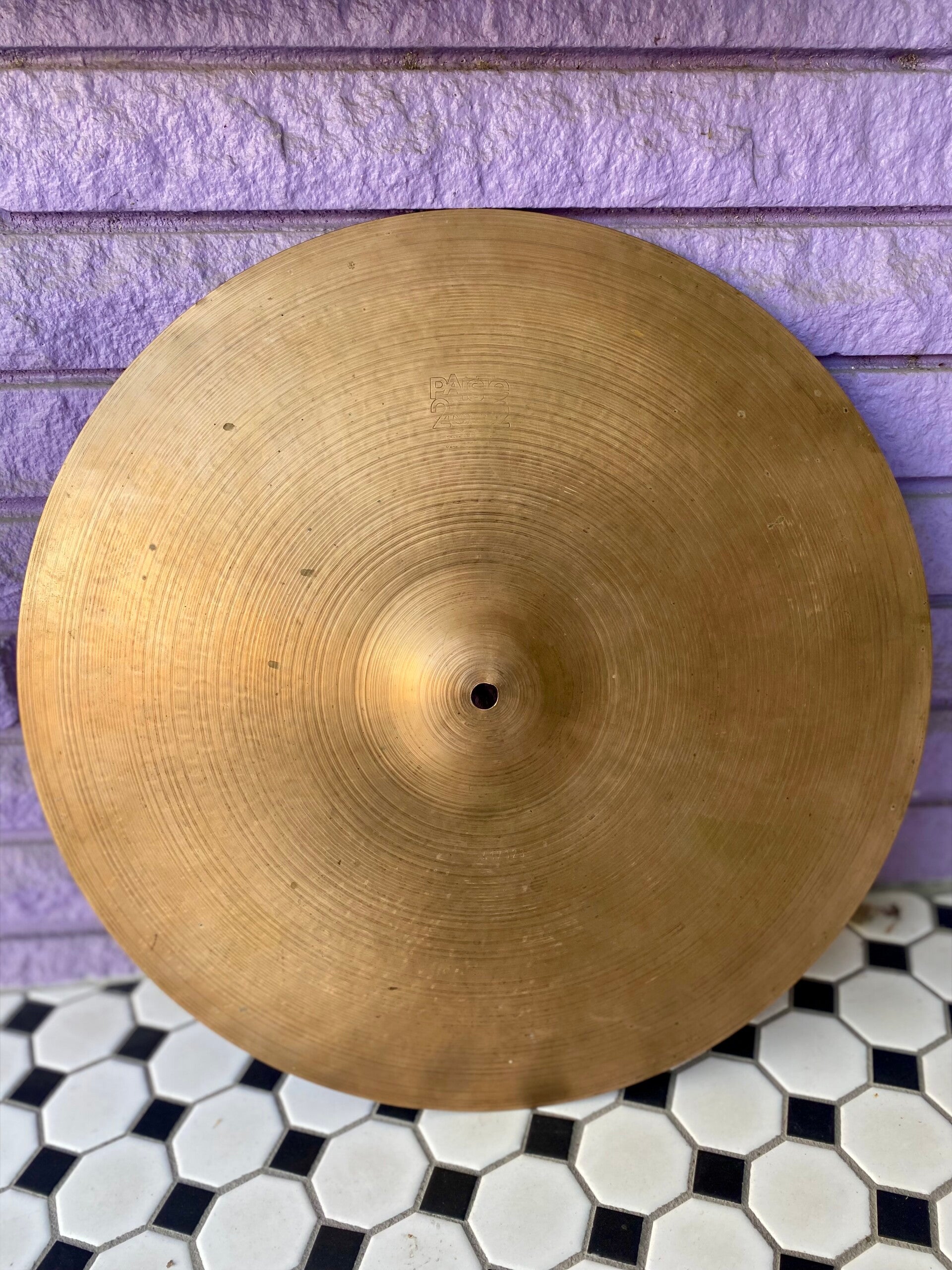 VINTAGE 1970's Paiste 18" 2002 Black Label Crash 1700G