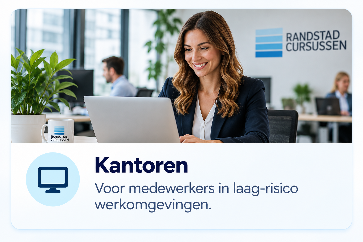 Medewerker volgt een online BHV cursus voor kantoor bij Randstad Cursussen en behaalt flexibel haar BHV-certificaat.