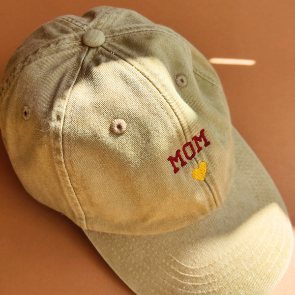Unisex Cap mit Mom/ Mama mit Herz Stickerei