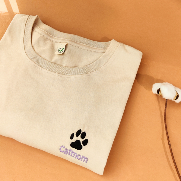 Unisex Bio-Baumwoll T-Shirt mit Katzenpfote und Catmom Stickerei
