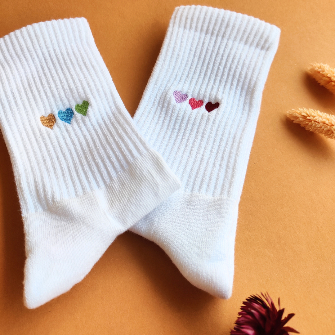 Unisex Bio-Baumwoll Socken mit Herzen Stickerei
