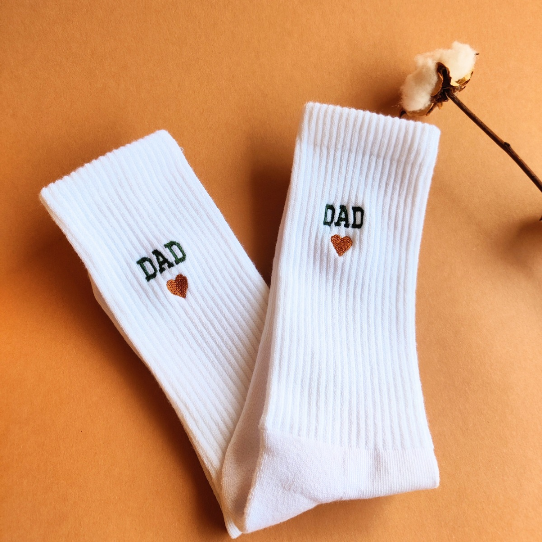 Unisex Bio-Baumwoll Socken mit Dad/ Papa mit Herz Stickerei