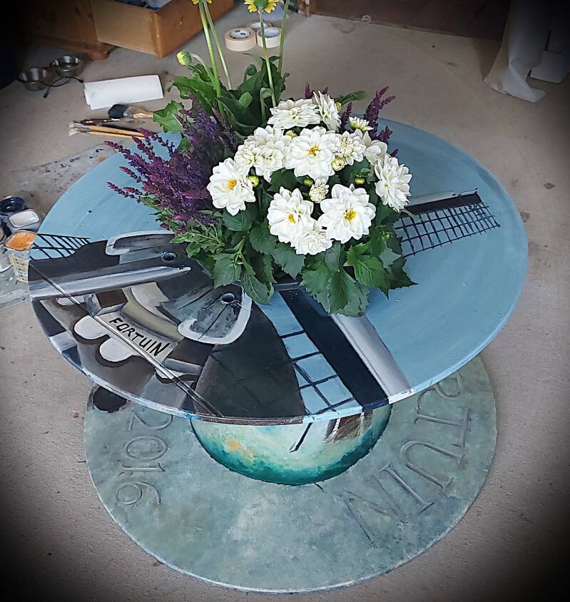 Molen de Fortuin in Hattem, schilderij op haspel door Corinne Bronsink van Atelier de Veldbloem in Emst. Eerste prijs. Corinne schildert ook in opdracht, geeft creatieve workshops, schilderlessen en lezingen of sociaal maatschappelijke thema's
