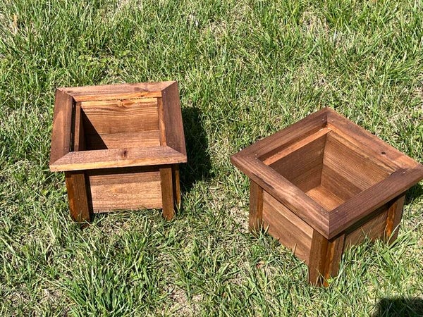 Small 9in Cedar Planter - stained