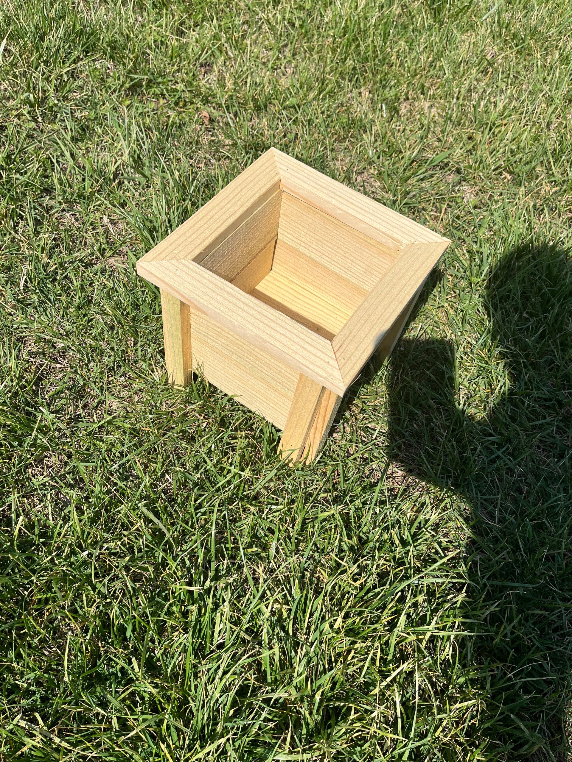 Small 9in Cedar Planter - natural finish