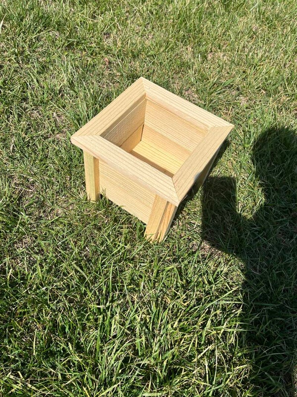 Small 9in Cedar Planter - natural finish