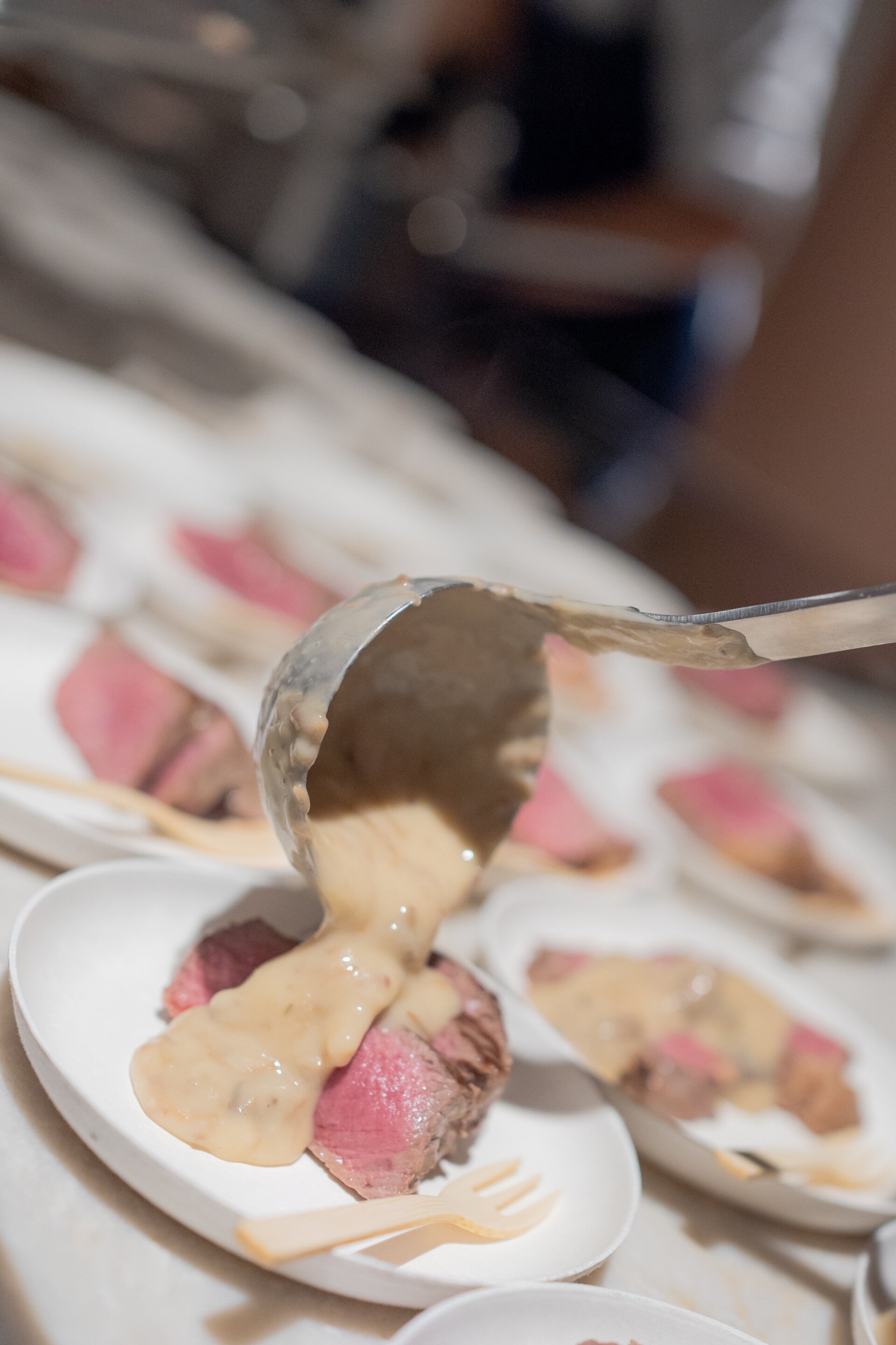 Pani Puri gevuld met een vulling van ossenworst en truffel