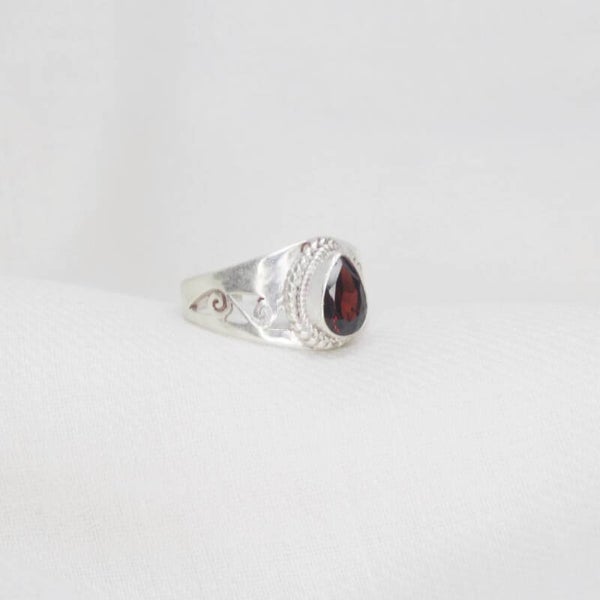 Granaat Zilveren Ring