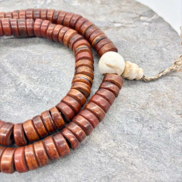 TRADITIONELE YAK-BOT MALA