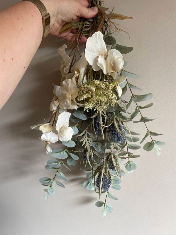 Kunst toef met fluitekruid en eucalyptus