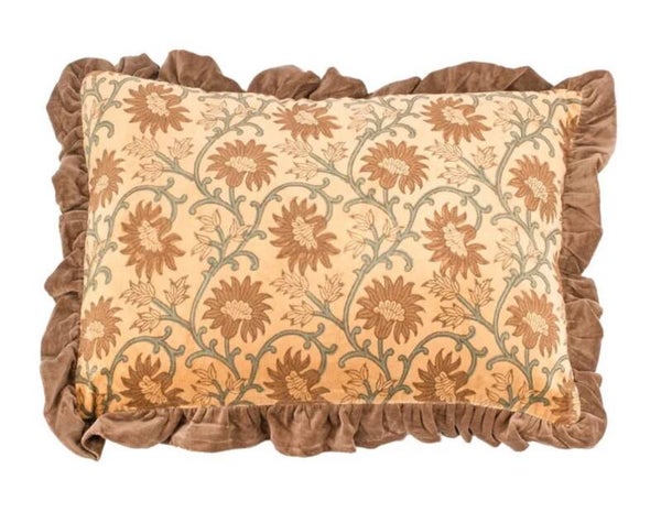 Kussen Floral met roezels sandstone