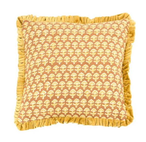 Kussen Oker met roezels