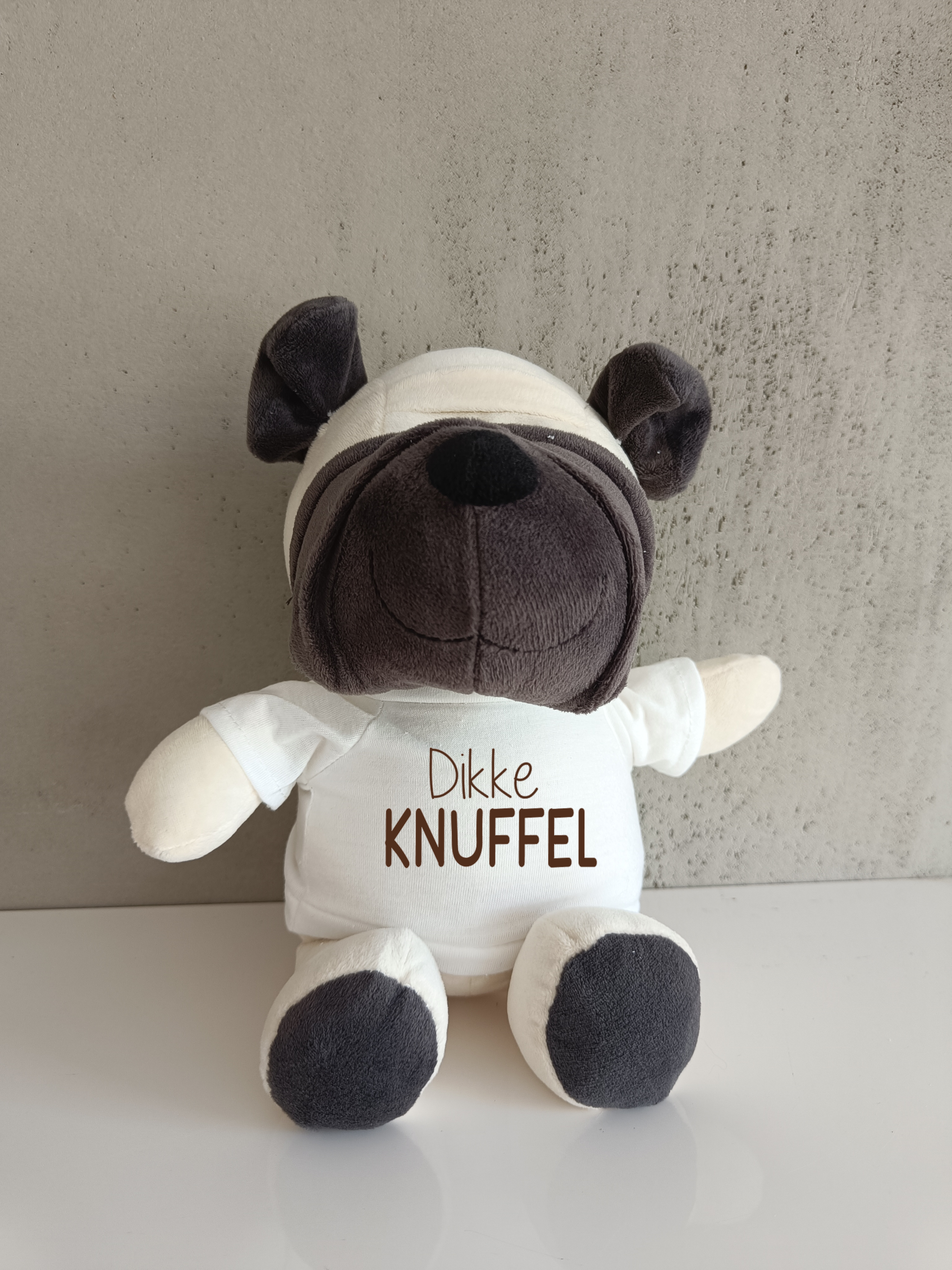 Knuffel +/- 23 cm hoog | Tekst Dikke knuffel