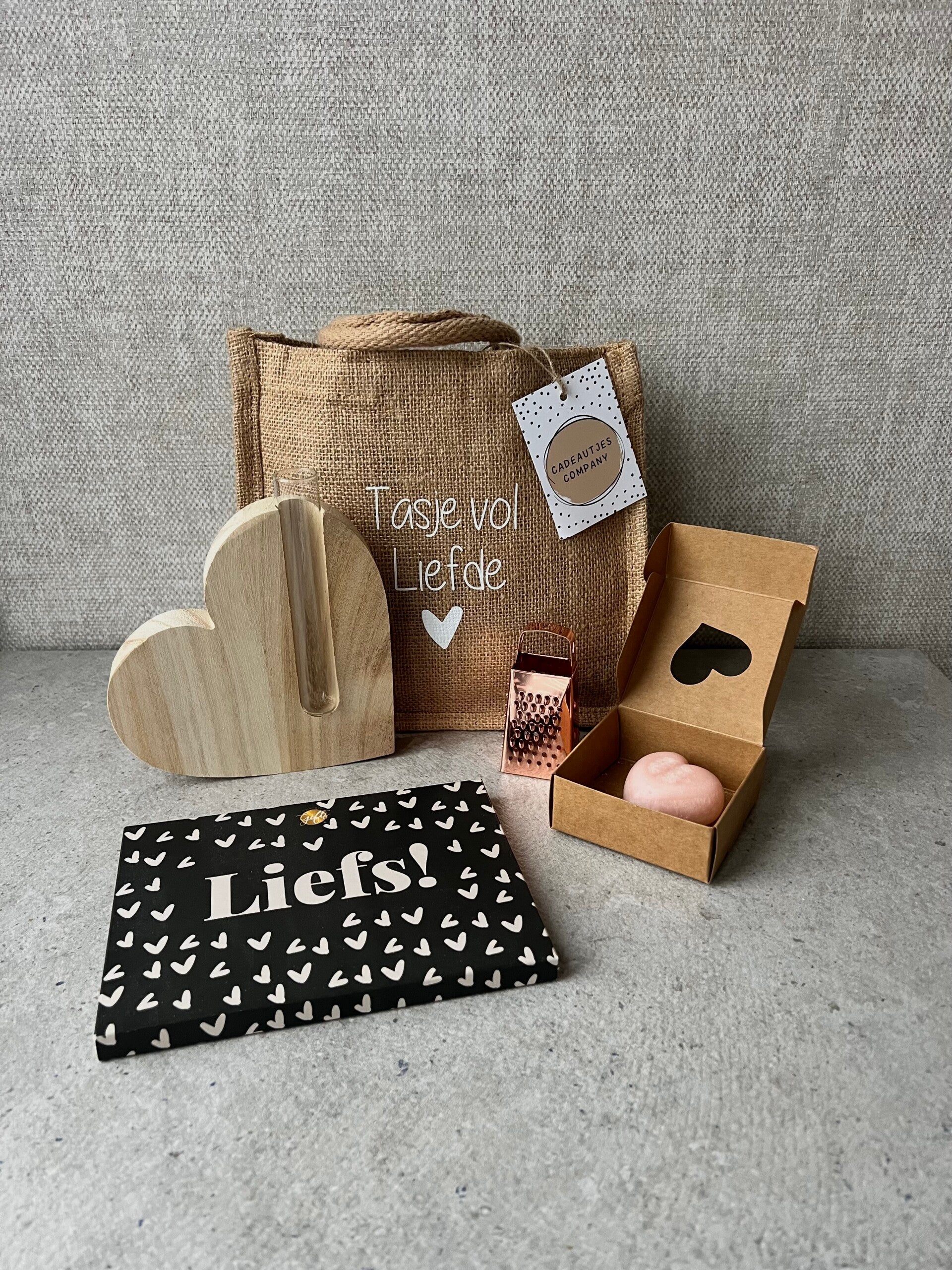 Valentijn cadeautje | Tasje vol liefde
