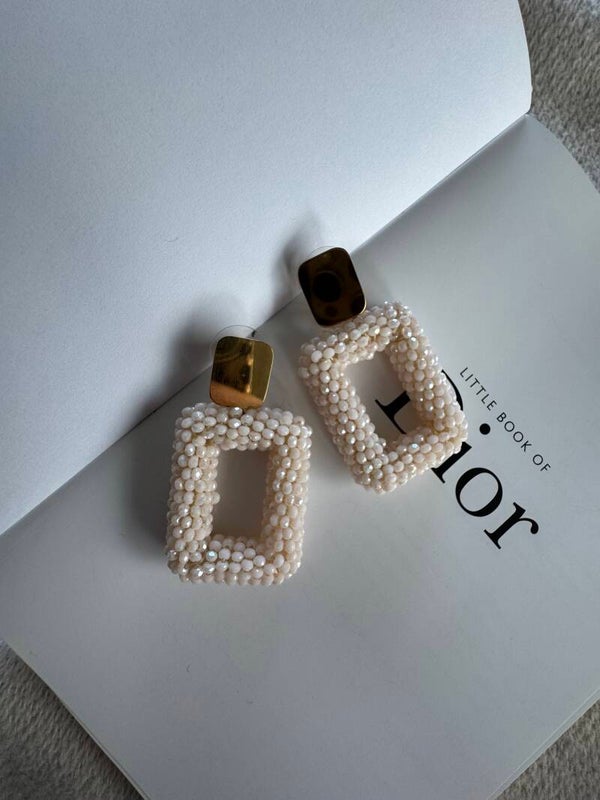 Party earrings creme