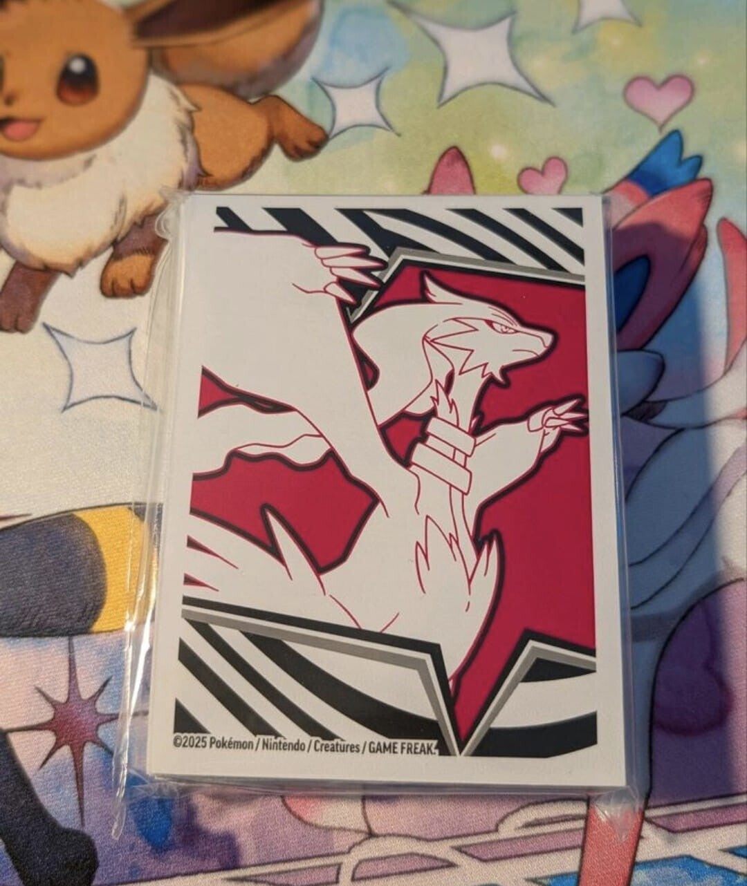 Pokemon-Kartenhüllen 65 STK pro Pack. Weiße Flammen. OVP