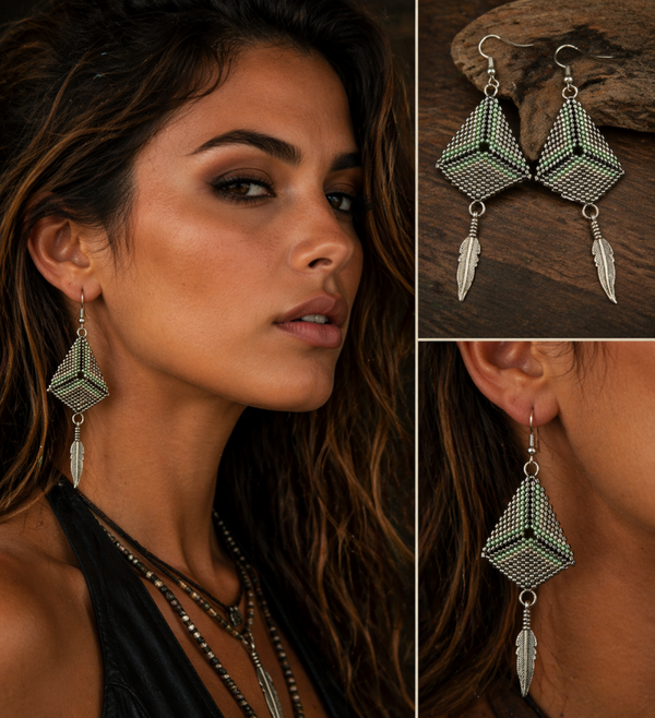 Miyuki Oorbellen Groen met Veer Bedel – Handgemaakt Boho Statement