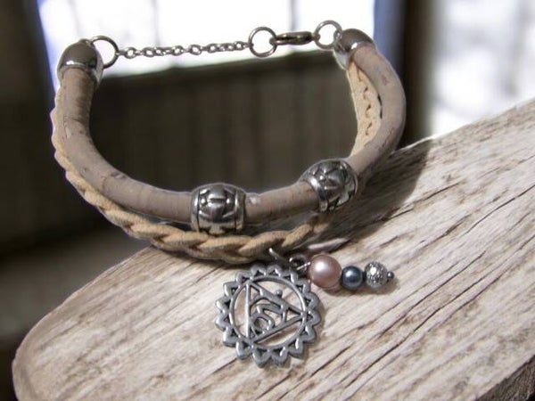 ✨ Dames Kurk Armband Chakra Symbool – Natuurlijk & Spiritueel