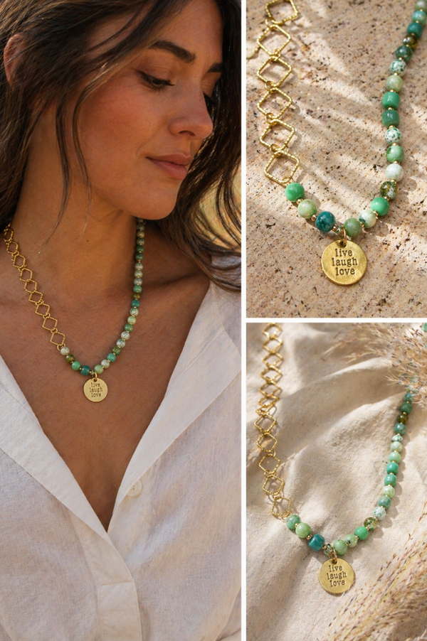 Natuursteen Ketting Groen met Gouden Schakel & “Live Laugh Love” Hanger
